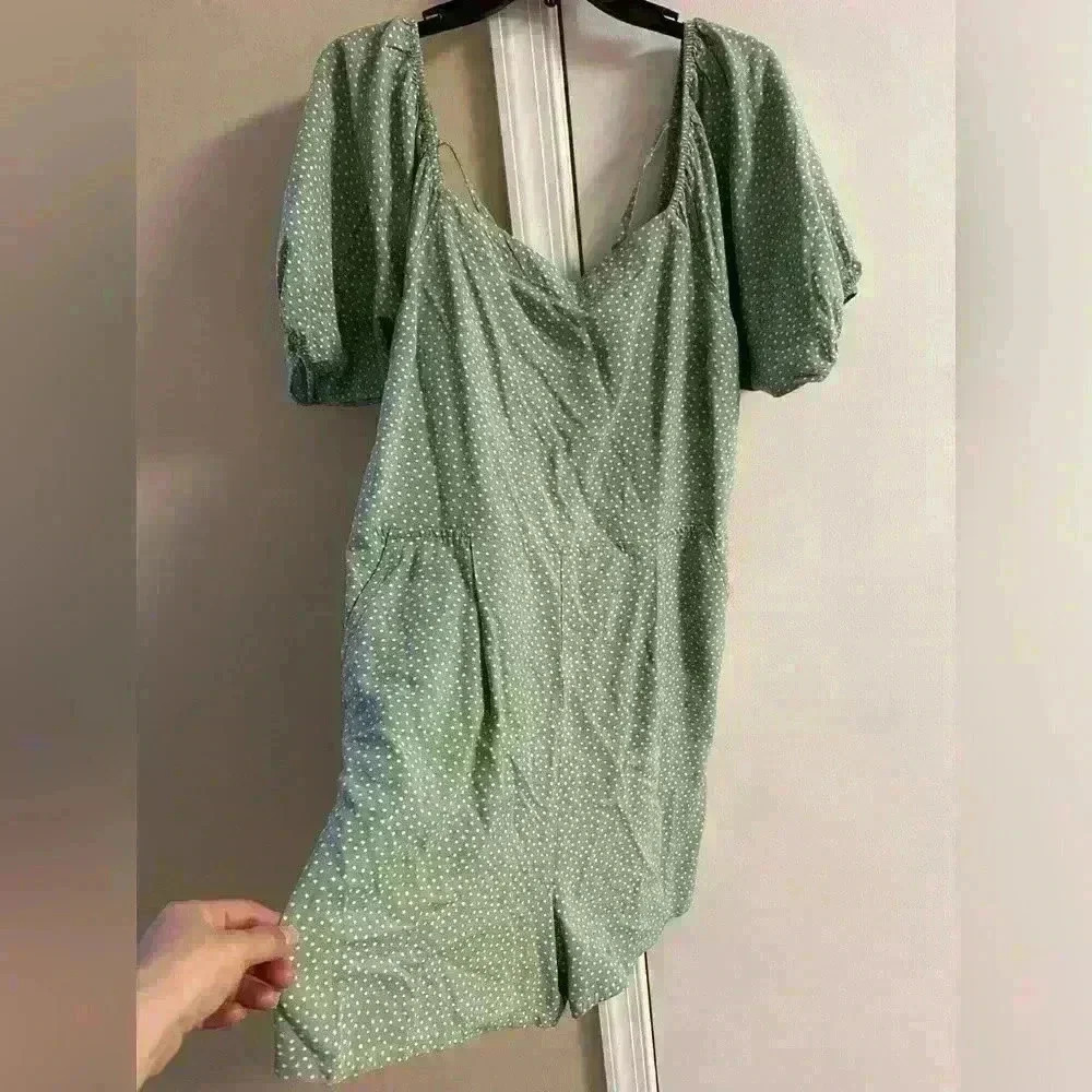 Loft beach romper polka dot square neck with pockets ruched back. Large. NWT